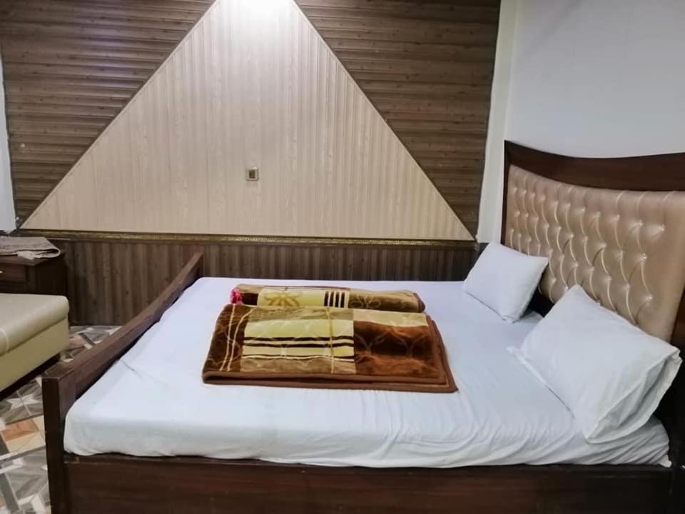 Madina Tower Hotel & Restaurant Bahrain Ngoại thất bức ảnh