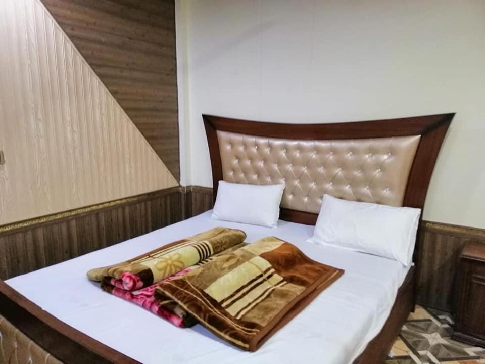 Madina Tower Hotel & Restaurant Bahrain Ngoại thất bức ảnh